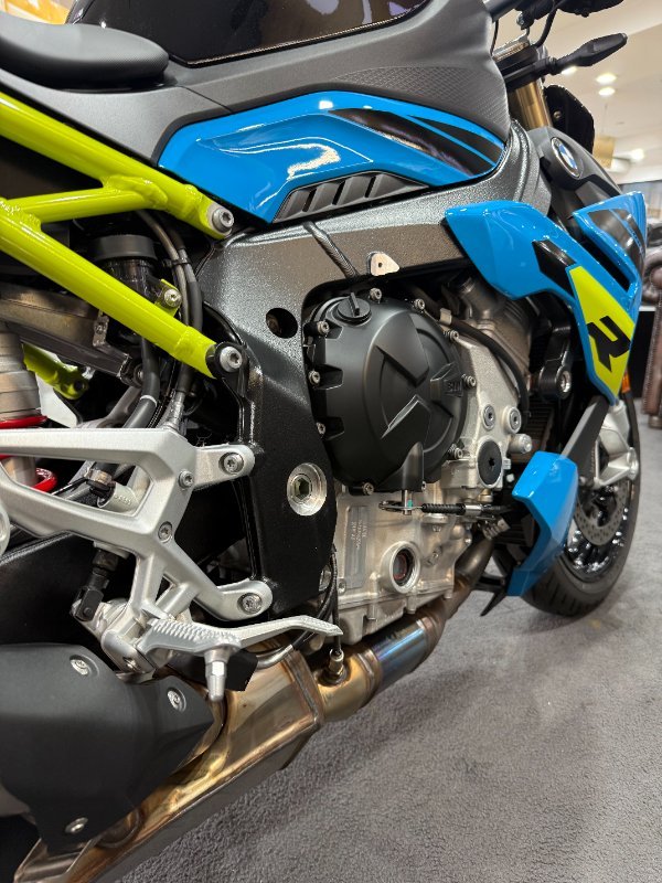 2026 BMW Motorrad S 1000 R Bluefire/Mugiallo Yellow