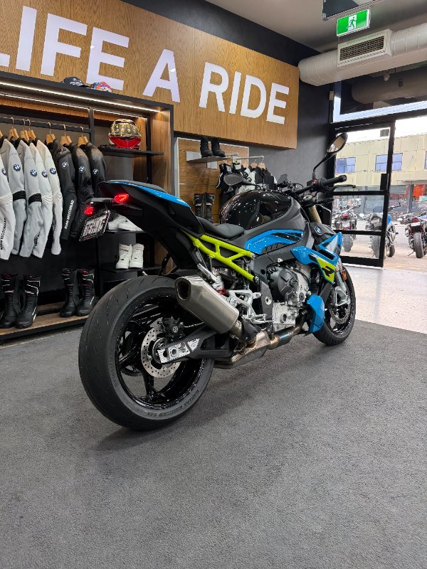 2026 BMW Motorrad S 1000 R Bluefire/Mugiallo Yellow