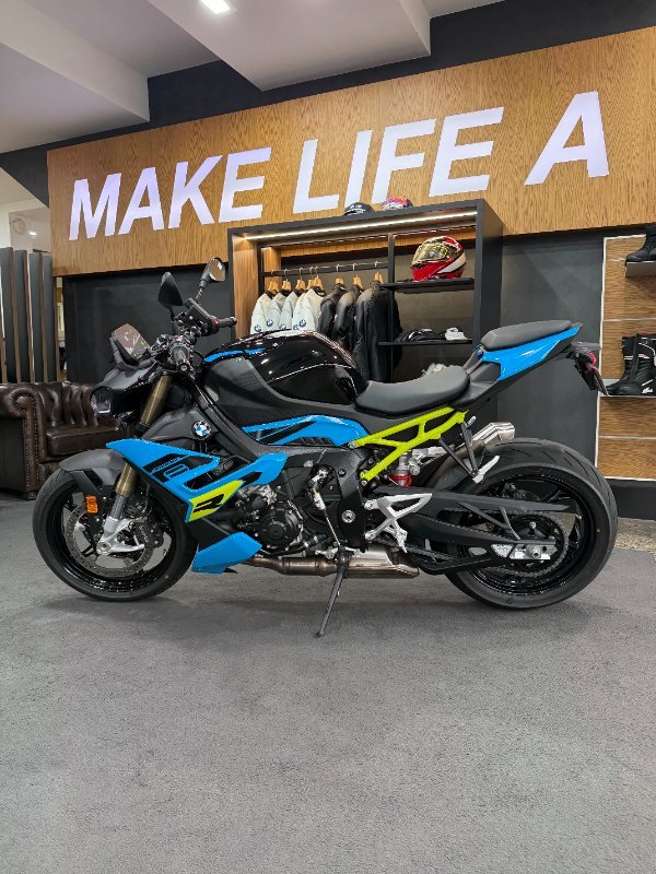 2026 BMW Motorrad S 1000 R Bluefire/Mugiallo Yellow