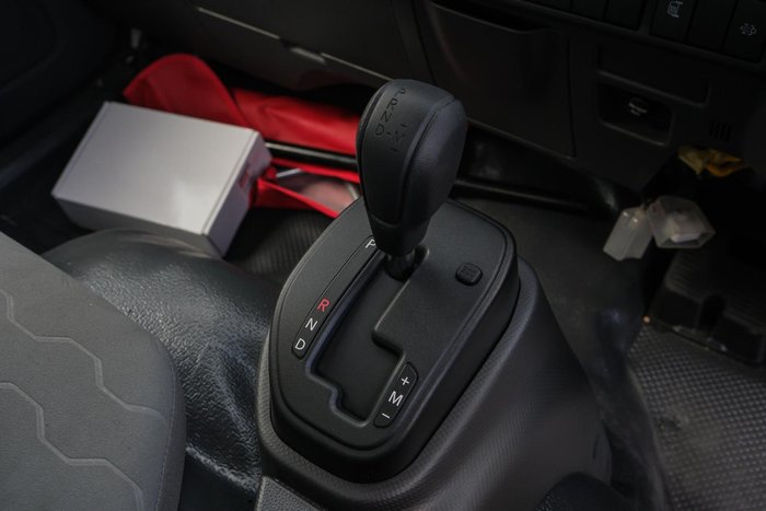 2025 Isuzu N Series NLR 45-150 DT D25