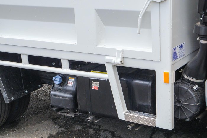 2025 Isuzu N Series NLR 45-150 DT D25