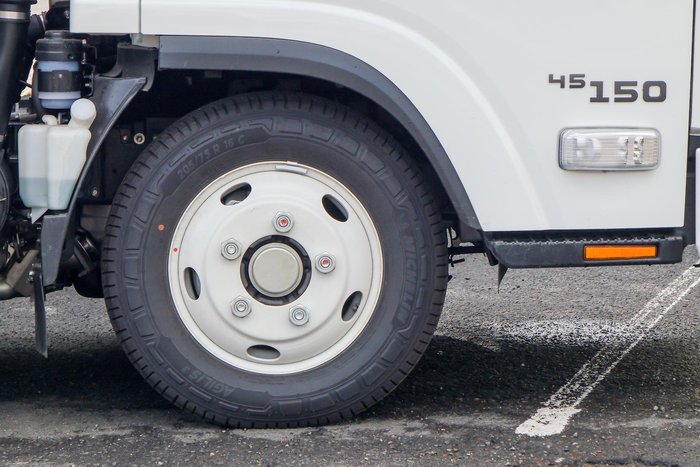 2025 Isuzu N Series NLR 45-150 DT D25