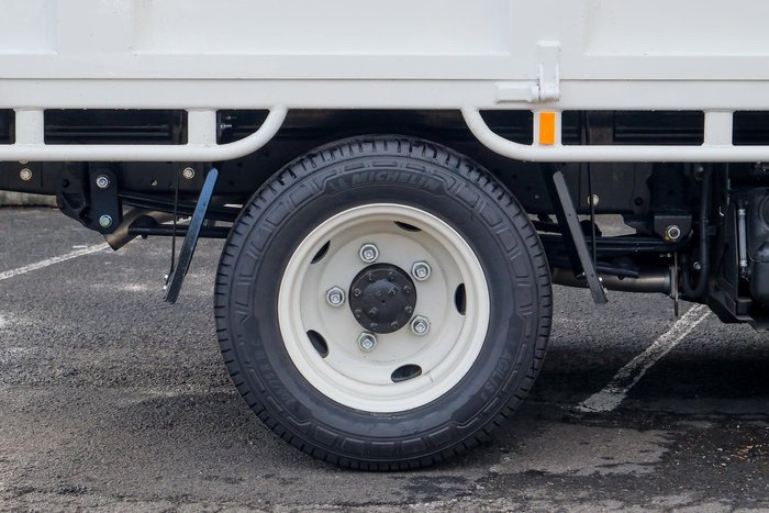 2025 Isuzu N Series NLR 45-150 DT D25