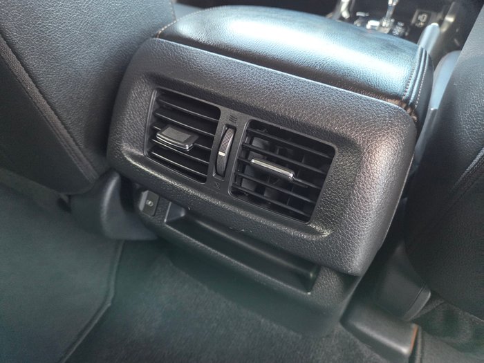 2021 Nissan Navara ST-X