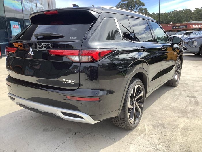 2025 Mitsubishi Outlander PHEV Exceed