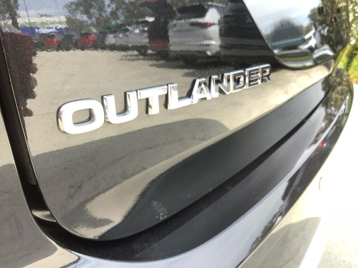 2025 Mitsubishi Outlander PHEV Exceed