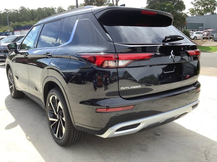 2025 Mitsubishi Outlander PHEV Exceed
