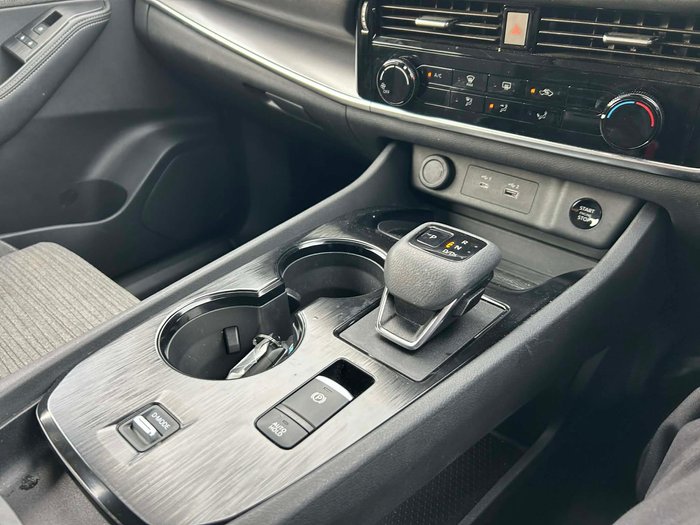2024 Nissan X-TRAIL ST