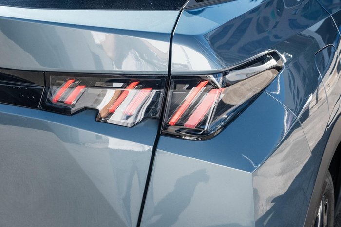 2025 Peugeot 3008 Allure Hybrid