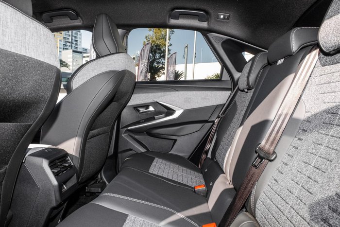 2025 Peugeot 3008 Allure Hybrid