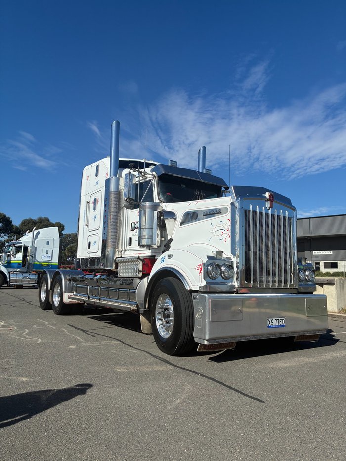 2021 Kenworth T909
