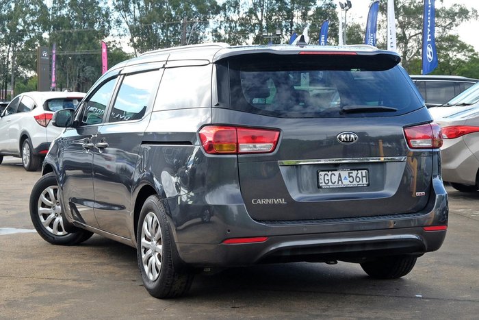 2017 Kia Carnival S