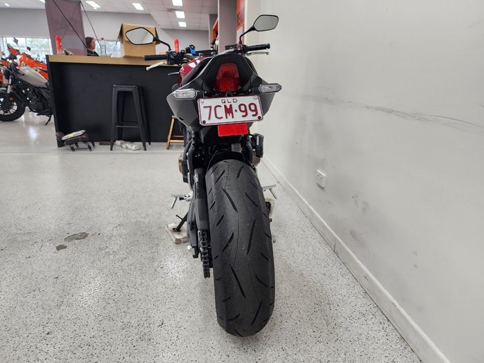 2024 Honda 2024 Honda NAKED CB650RAC ABS Red