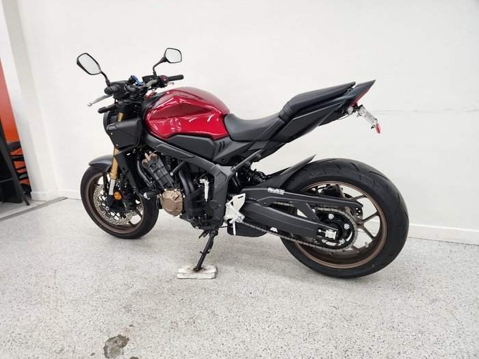 2024 Honda 2024 Honda NAKED CB650RAC ABS Red