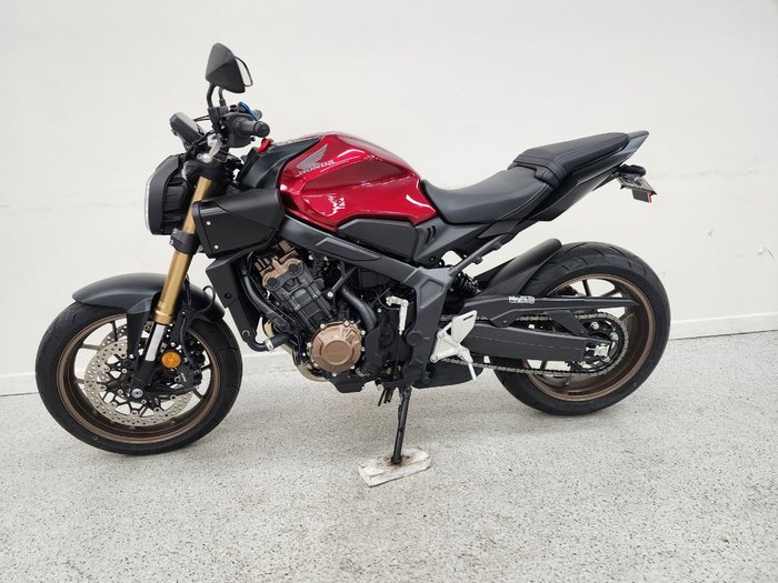 2024 Honda 2024 Honda NAKED CB650RAC ABS Red