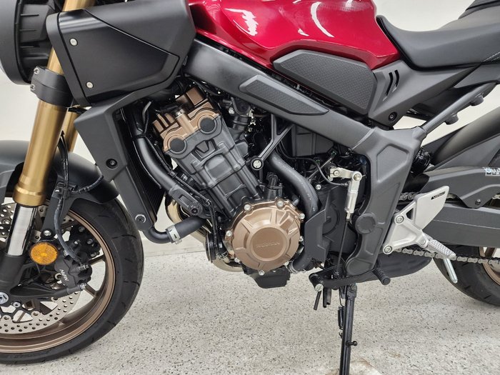 2024 Honda 2024 Honda NAKED CB650RAC ABS Red