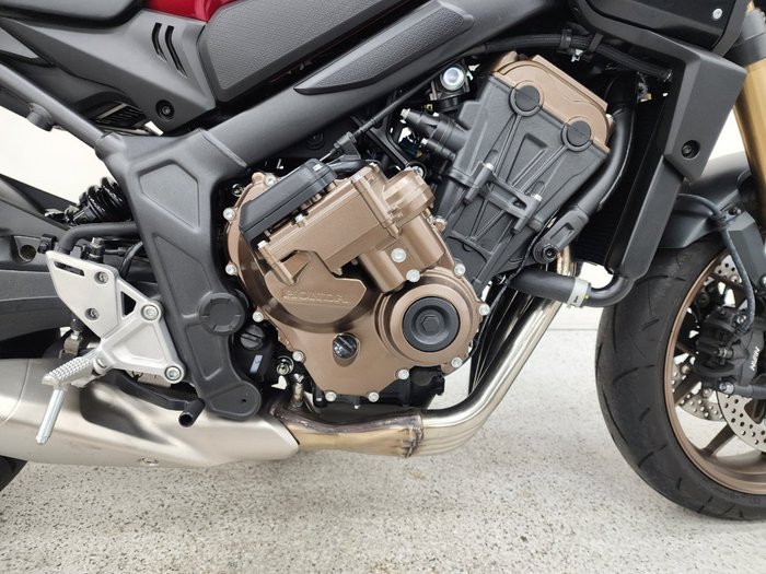 2024 Honda 2024 Honda NAKED CB650RAC ABS Red