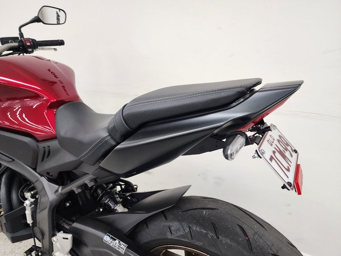 2024 Honda 2024 Honda NAKED CB650RAC ABS Red