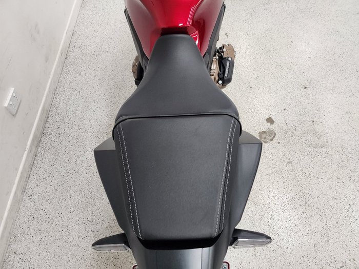 2024 Honda 2024 Honda NAKED CB650RAC ABS Red