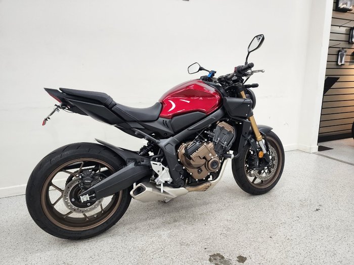2024 Honda 2024 Honda NAKED CB650RAC ABS Red