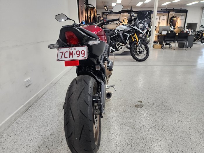 2024 Honda 2024 Honda NAKED CB650RAC ABS Red