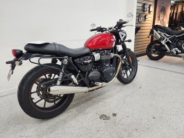 2017 Triumph STREET TWIN Red