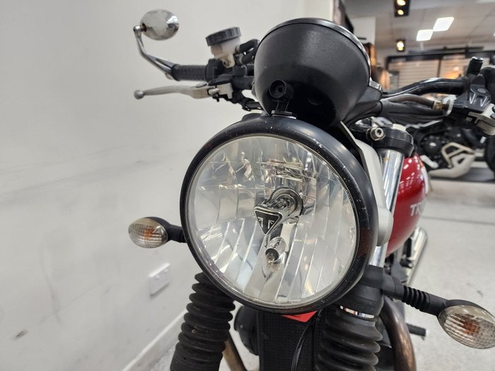 2017 Triumph STREET TWIN Red