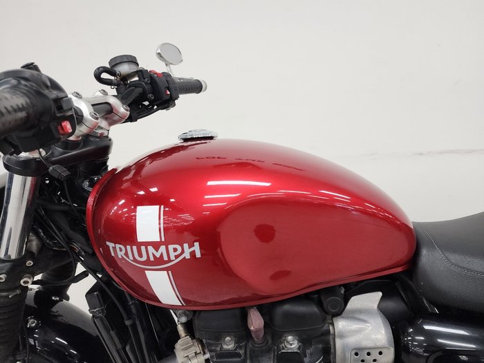 2017 Triumph STREET TWIN Red