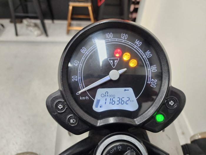 2017 Triumph STREET TWIN Red