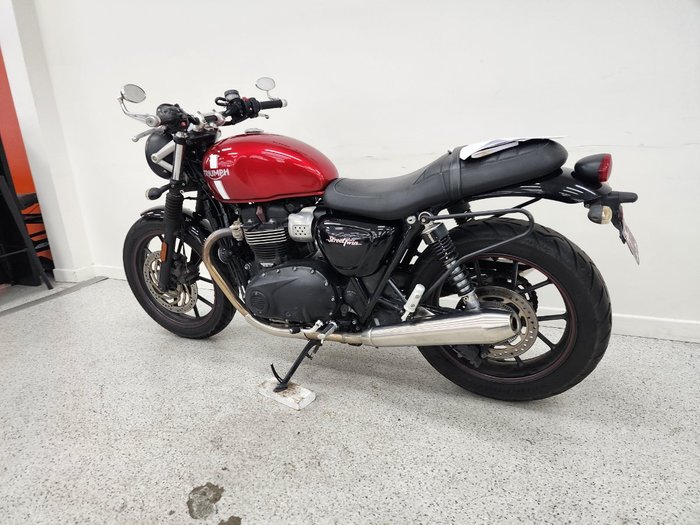 2017 Triumph STREET TWIN Red