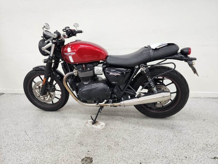 2017 Triumph STREET TWIN Red