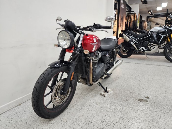 2017 Triumph STREET TWIN Red