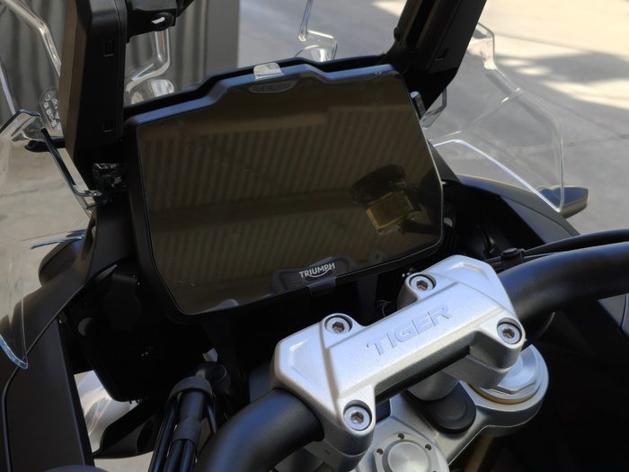 2026 TRIUMPH TIGER 1200 DESERT EDITION ROAD CRYSTAL WHITE