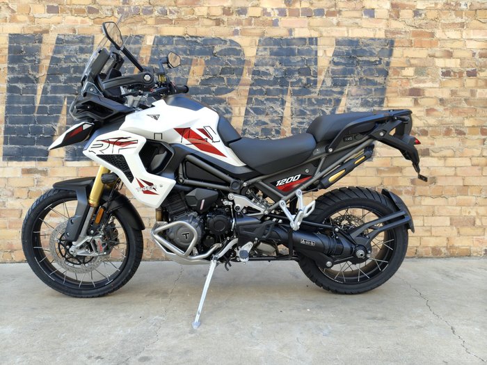 2026 TRIUMPH TIGER 1200 DESERT EDITION ROAD CRYSTAL WHITE