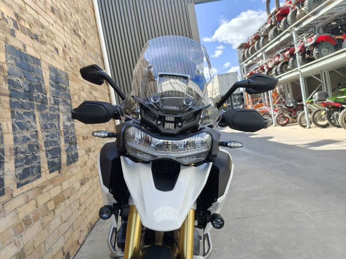 2026 TRIUMPH TIGER 1200 DESERT EDITION ROAD CRYSTAL WHITE