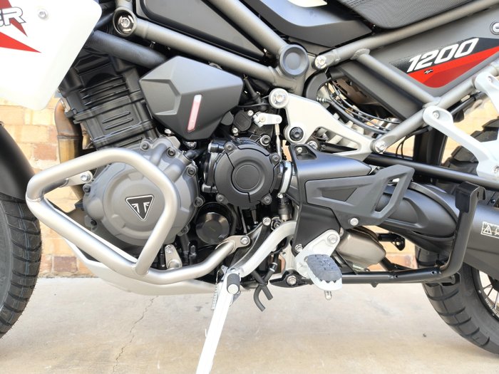 2026 TRIUMPH TIGER 1200 DESERT EDITION ROAD CRYSTAL WHITE