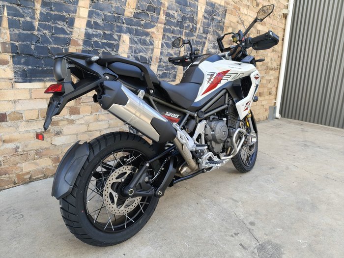 2026 TRIUMPH TIGER 1200 DESERT EDITION ROAD CRYSTAL WHITE