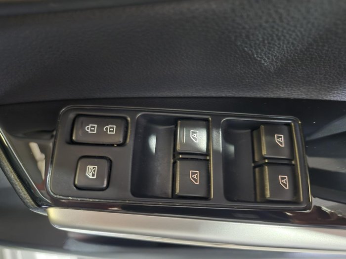 2023 Mitsubishi Pajero Sport GLX