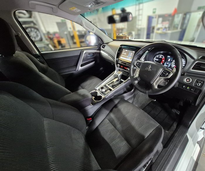 2023 Mitsubishi Pajero Sport GLX