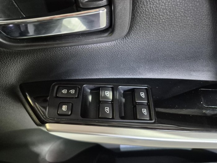 2023 Mitsubishi Pajero Sport GLX