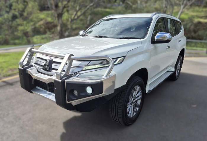 2023 Mitsubishi Pajero Sport GLX