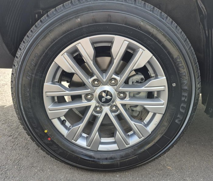 2023 Mitsubishi Pajero Sport GLX