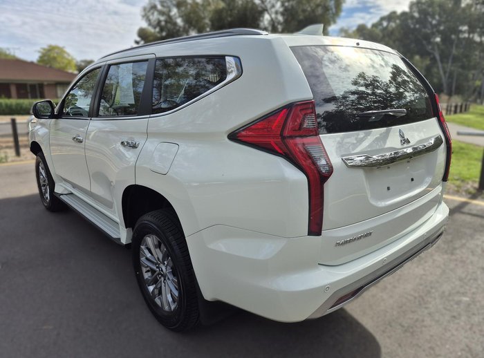 2023 Mitsubishi Pajero Sport GLX