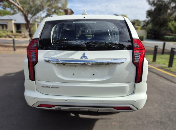 2023 Mitsubishi Pajero Sport GLX
