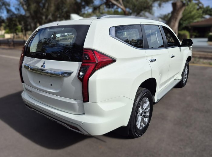 2023 Mitsubishi Pajero Sport GLX
