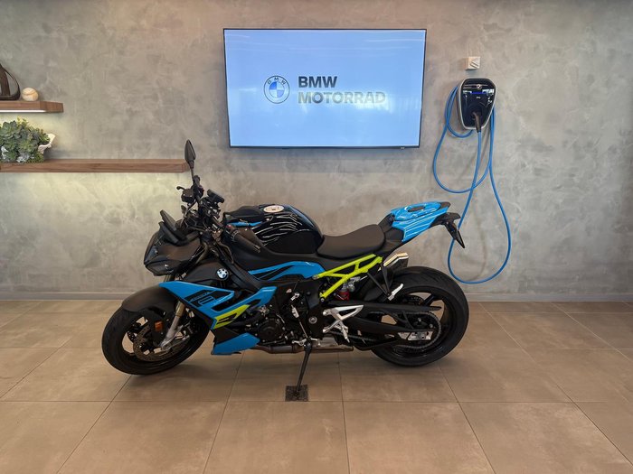 2025 BMW