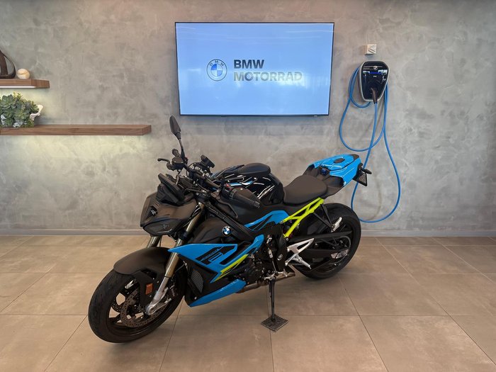 2025 BMW