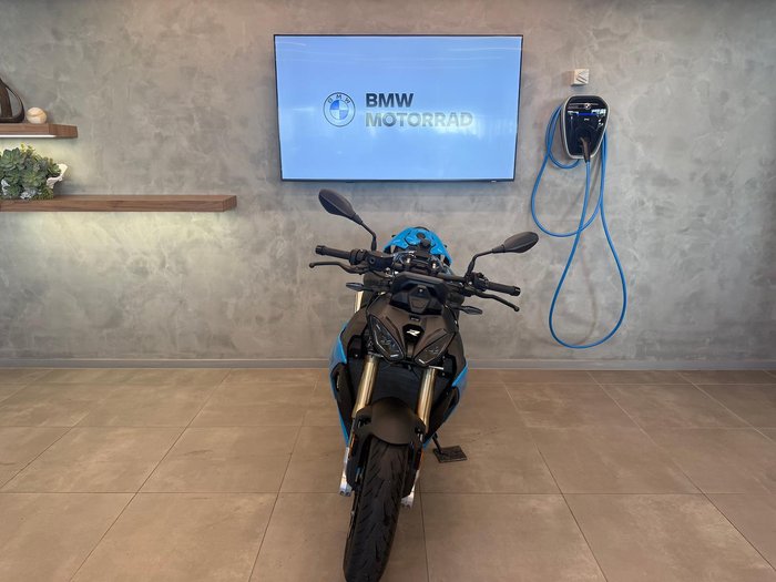 2025 BMW