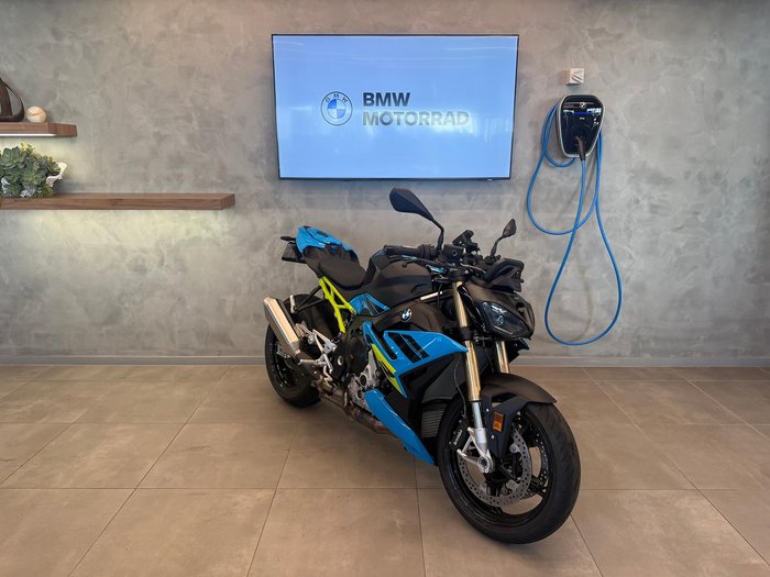 2025 BMW