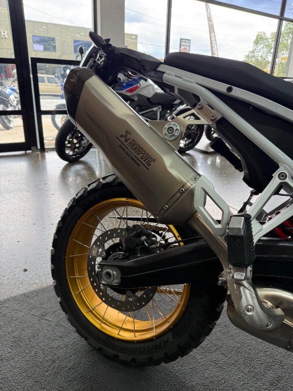 2026 BMW Motorrad F 900 GS ENDURO LT WHT/RACING BLU MET/RACE RED